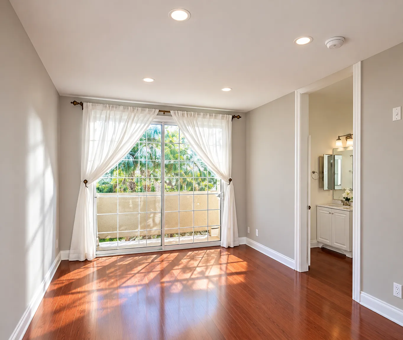 2 bed, 910 sqft, $2,650 — Photo 2