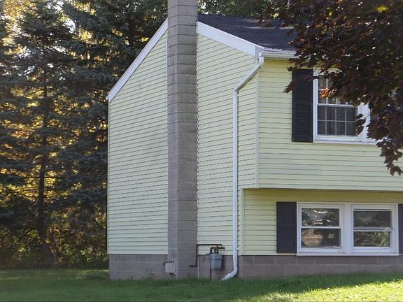 2nd image of 21 Linda Ln