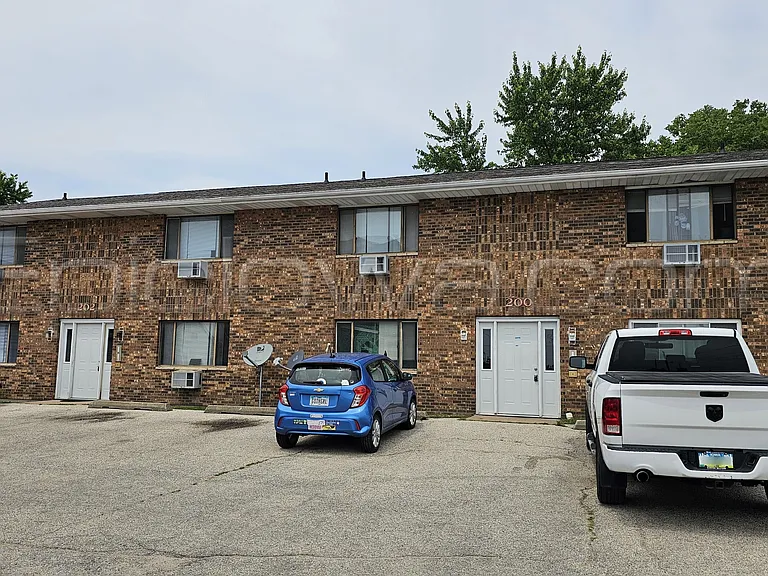 200 31st St NE #6 — Photo 10