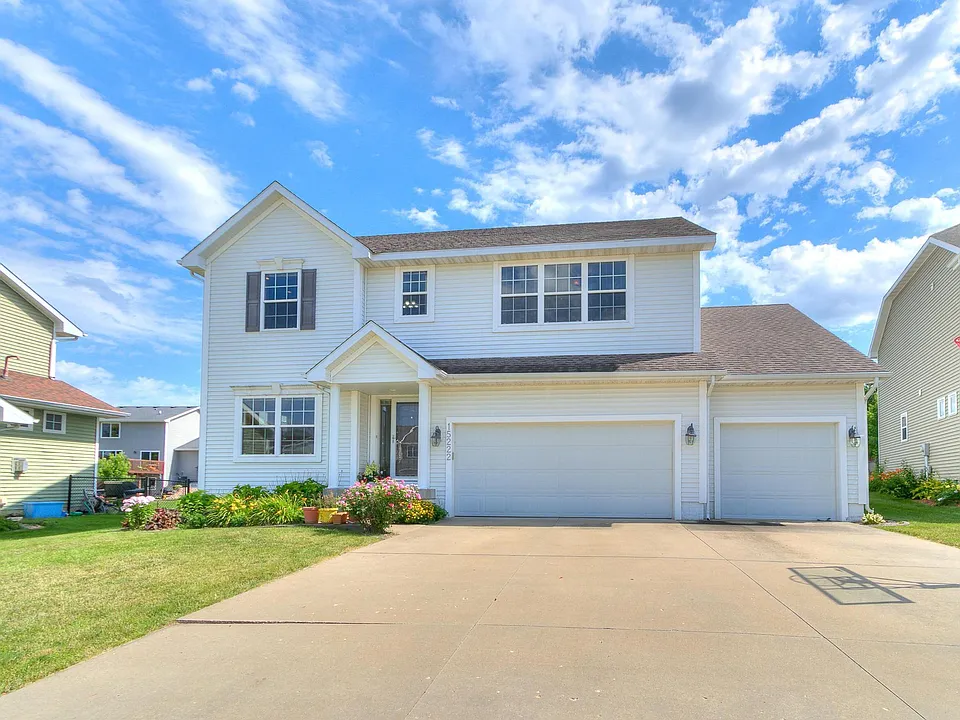 15222 Aurora Cir
