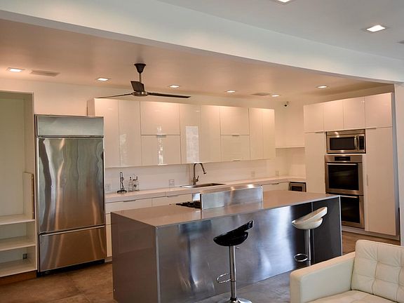 3rd image of 2951 Benedict Canyon Dr