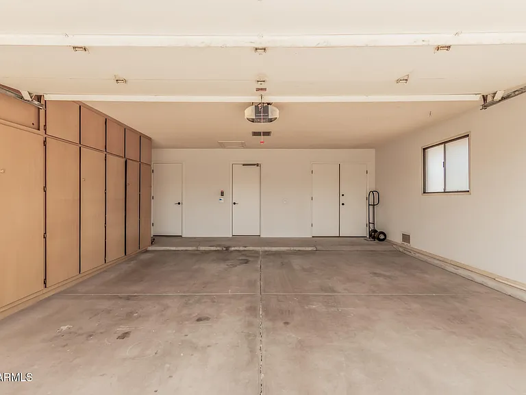 12930 W Seville Dr — Photo 43