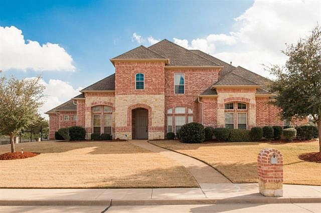 1st image of 904 Eagle Point Dr