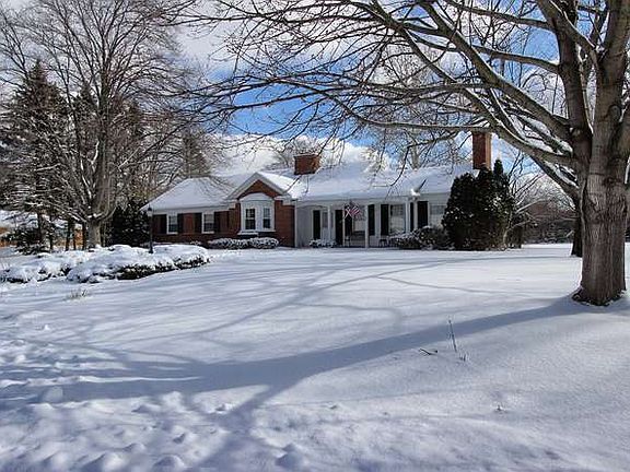 2nd image of 2590 Fletcher Dr NE