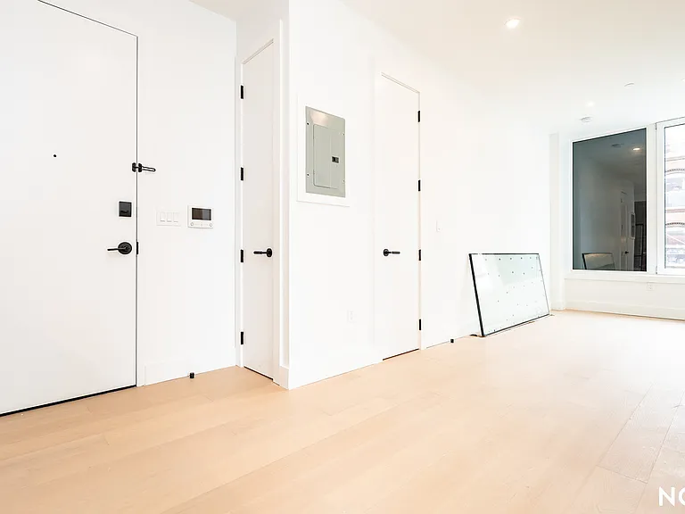 107 S 6th St #3B — Photo 3