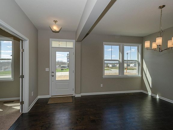 3rd image of 1406 Meadow Breeze Ln