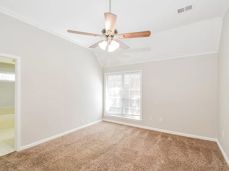 6906 Greyhawk Cv N — Photo 9