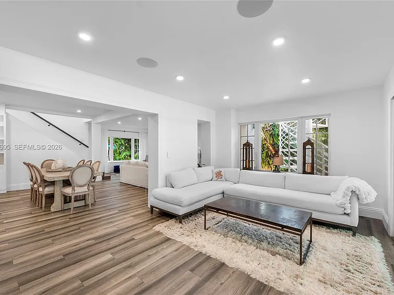 5236 Pine Tree Dr — Photo 20