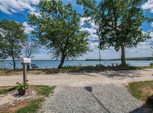 88 Sea View Ave, North Kingstown, RI 02852
