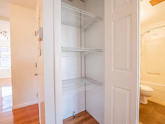 3rd image of 929 Hancock St #2