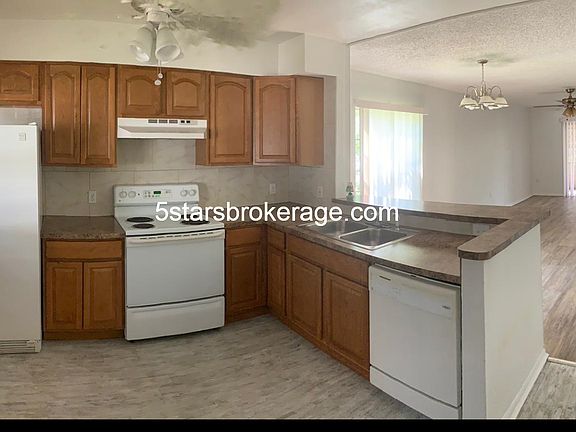 4th image of 380 2nd Ave N APT A