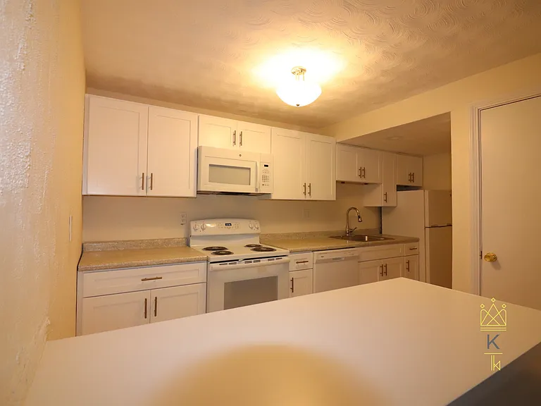 1961 Commonwealth Ave #B1 — Photo 7