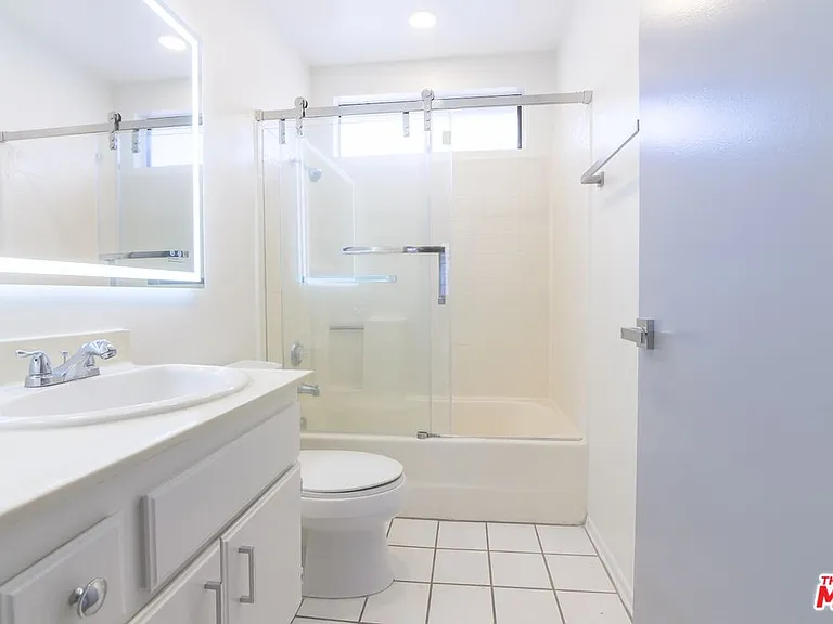 1931 Malcolm Ave #201 — Photo 15