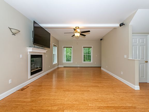 2nd image of 24 Greenwood St