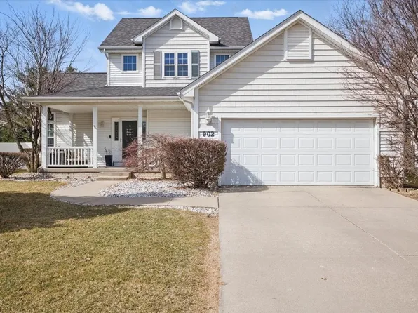 902 78th Pl, West Des Moines, IA 50266