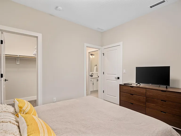 6637 NW Lolo — Photo 24