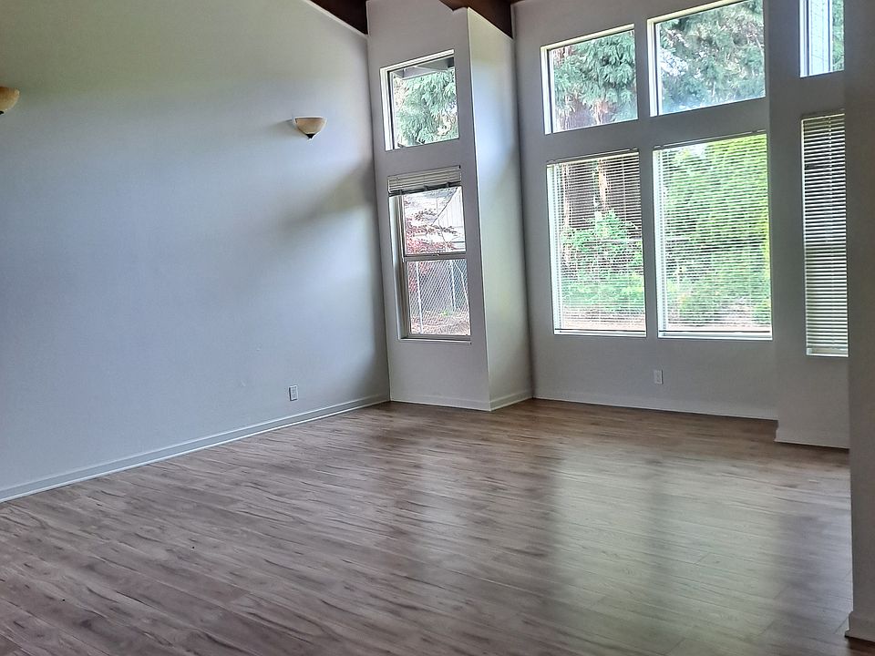 1st image of 2470 5th St