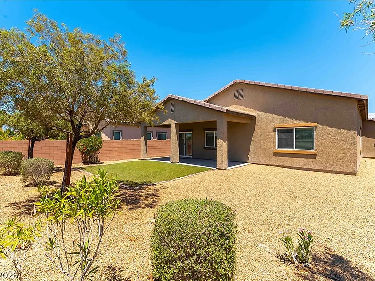 205 Dela Cruz Ave — Photo 24