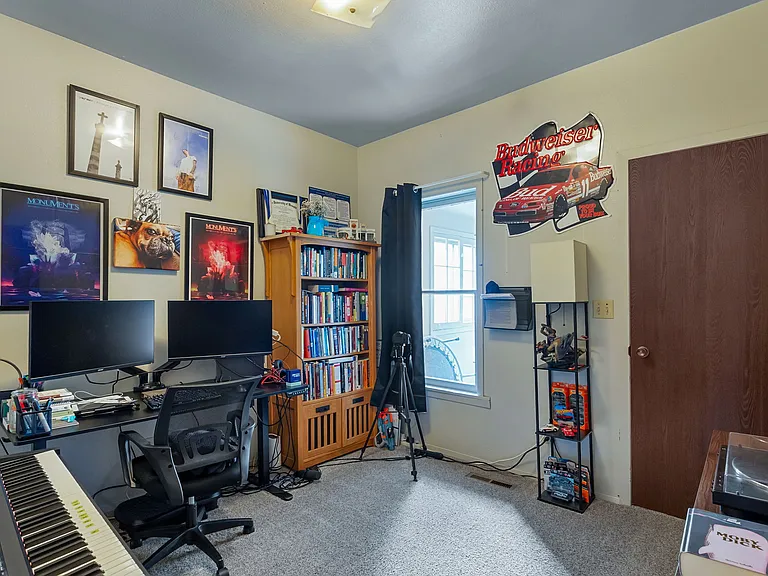 331 N Loomis Ave — Photo 11