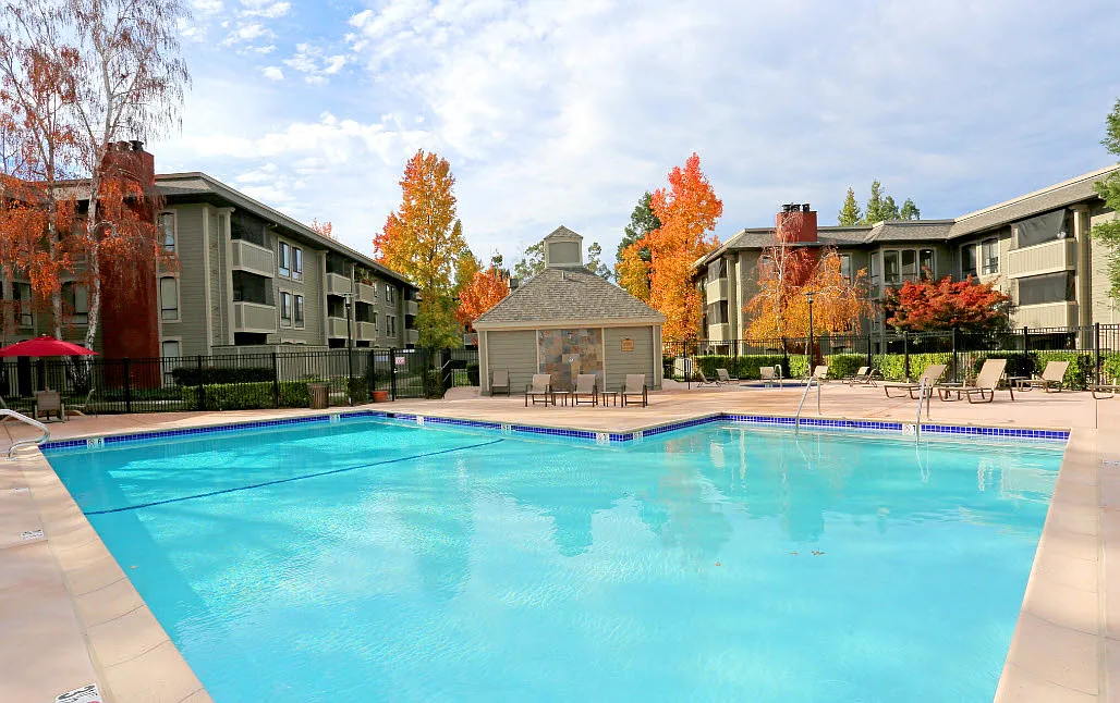 1 bed, 684 sqft, $2,063 — Photo 3