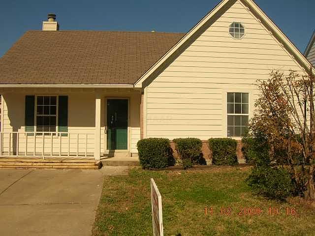 1st image of 5842 Hickory Cmns