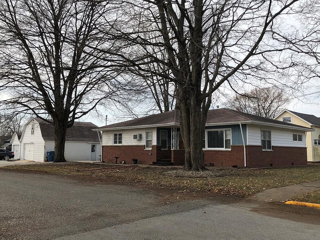 801 W Main St Hoopeston Il 60942 Zillow