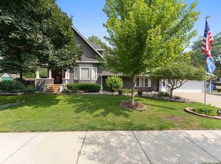 724 NE 6th St, Madison, SD 57042