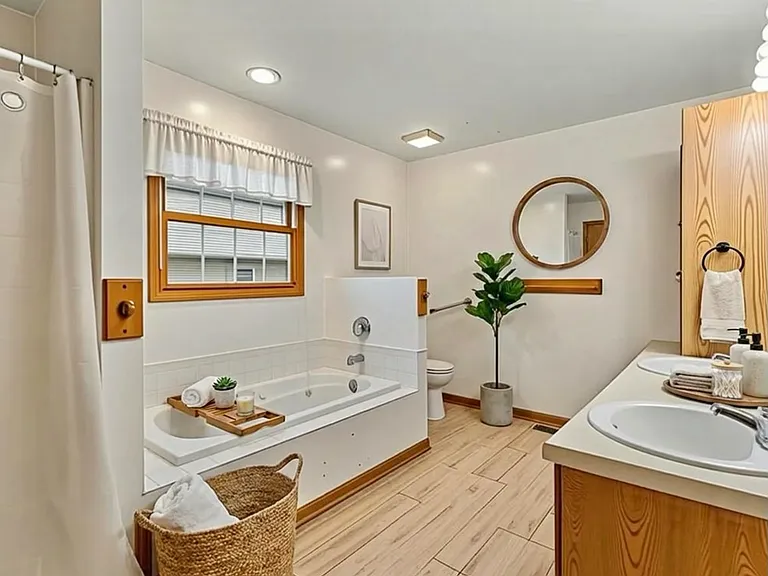 1248 S Lawler Ave — Photo 21