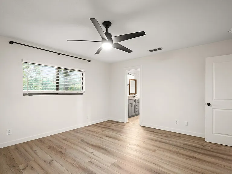 413 Sun Bonnet Dr — Photo 14