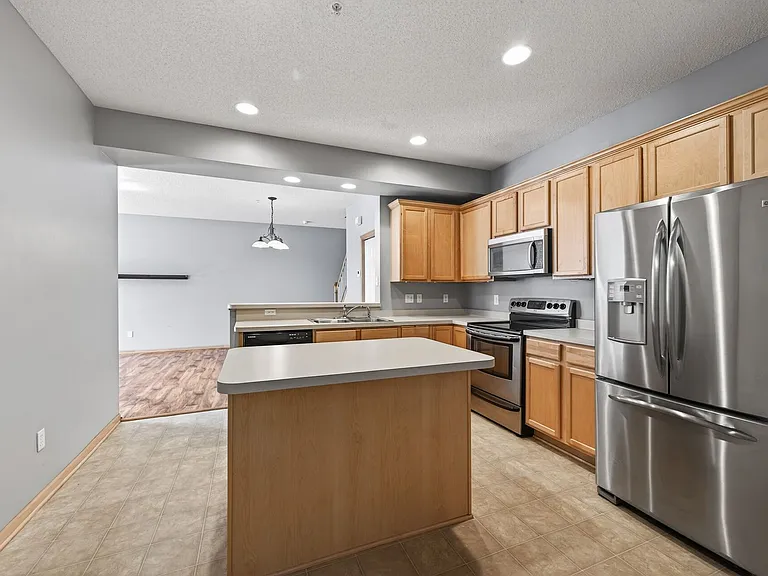 12210 Urbank St NE #B — Photo 13