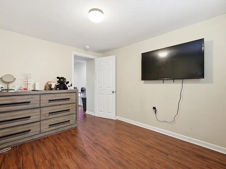 39 Waverly St #1 — Photo 14