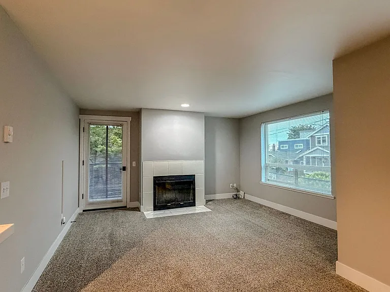 566 Prospect St #303 — Photo 8