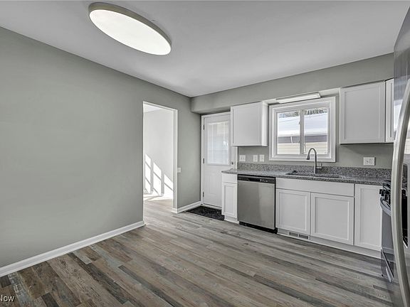 4th image of 10293 Greenview Ave