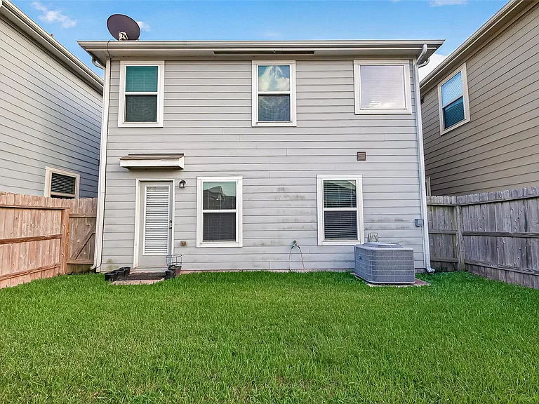 8932 Hollister Commons Ln — Photo 44