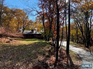 38 Peterson Rd, Wayne, NJ 07470