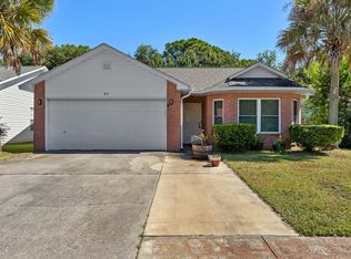 57 Ruby Cir, Mary Esther, FL 32569