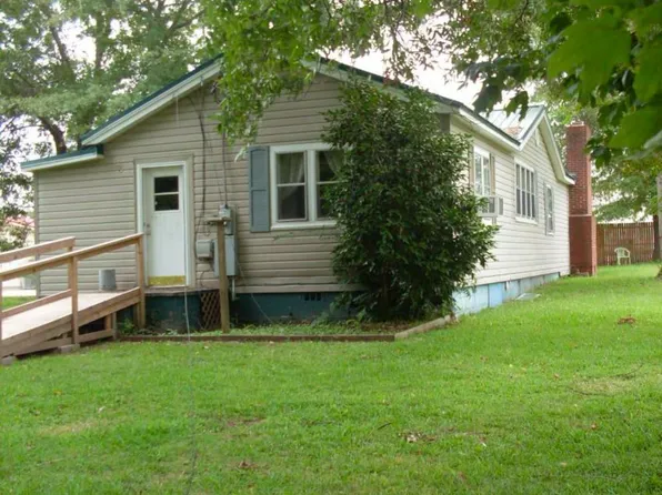 914 Southwest Ave #A, Childersburg, AL 35044
