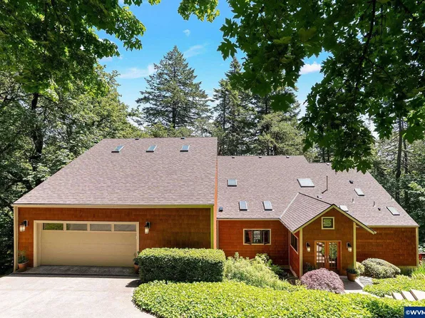 6715 NW Concord Dr, Corvallis, OR 97330