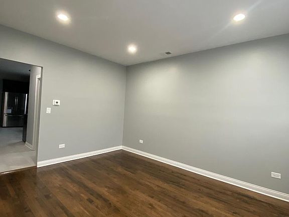 5th image of 4553 S Fairfield Ave #2