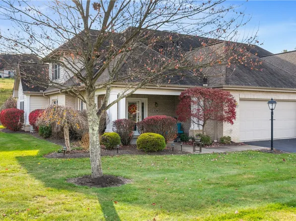 220 Hytyre Farms Dr, Gibsonia, PA 15044