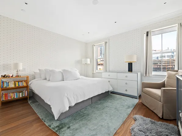 354 West 20th Street image 17 of 25