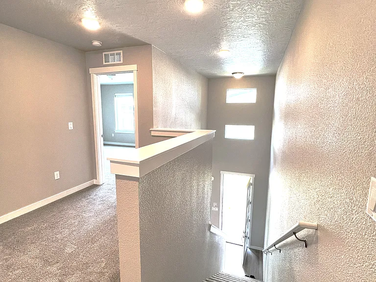 503 N Tessa Ln — Photo 13