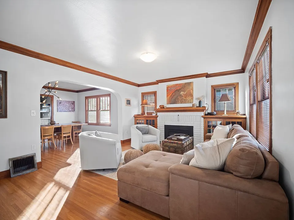 811 W 13th Ave
