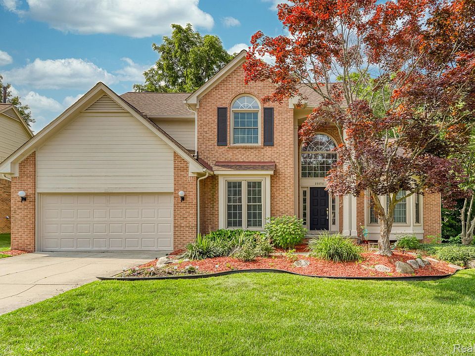 1st image of 28476 Golf Pointe Blvd