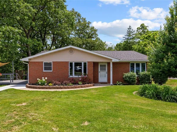 2364 Seminary Rd, Brighton, IL 62012