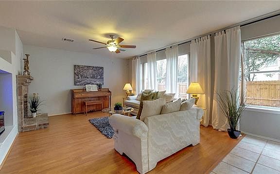 5th image of 2609 Winding Brook Dr