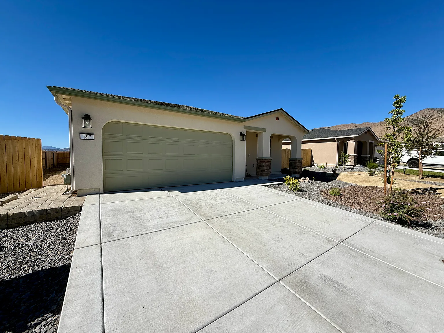 3 bed, 1207 sqft, $2,350 — Photo 4