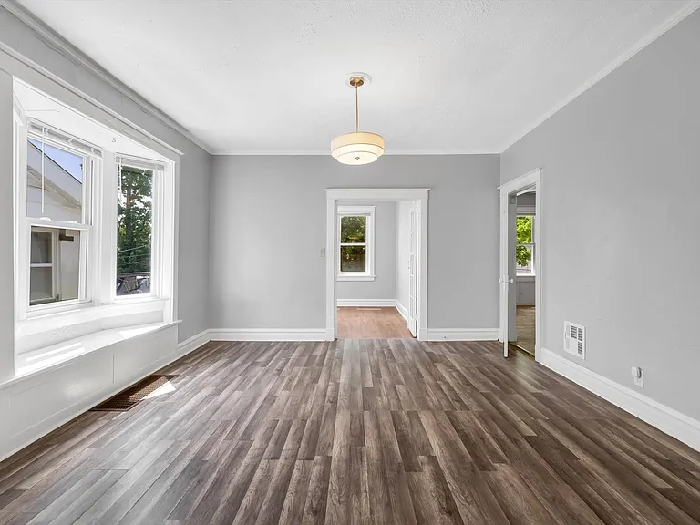 1223 Gruner Pl — Photo 23