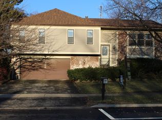 368 N Pinecrest Rd, Bolingbrook, IL 60440