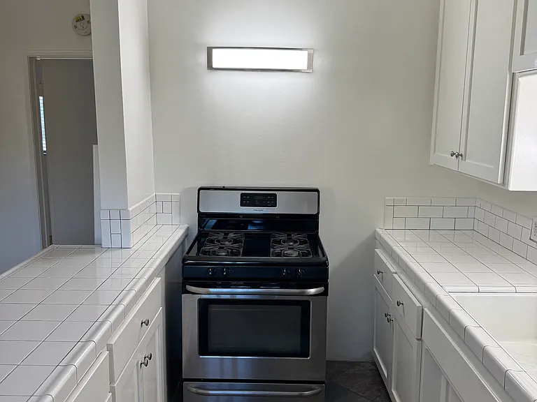 Seabreeze Apartments — Photo 33